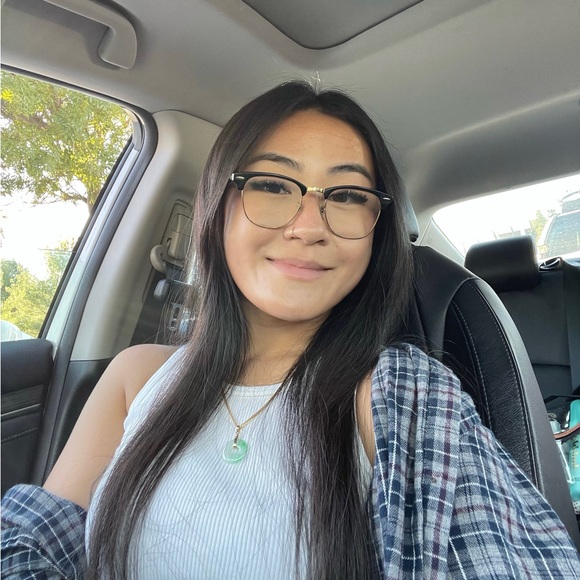 Meet your Posher, Kat - Picture 1 of 1